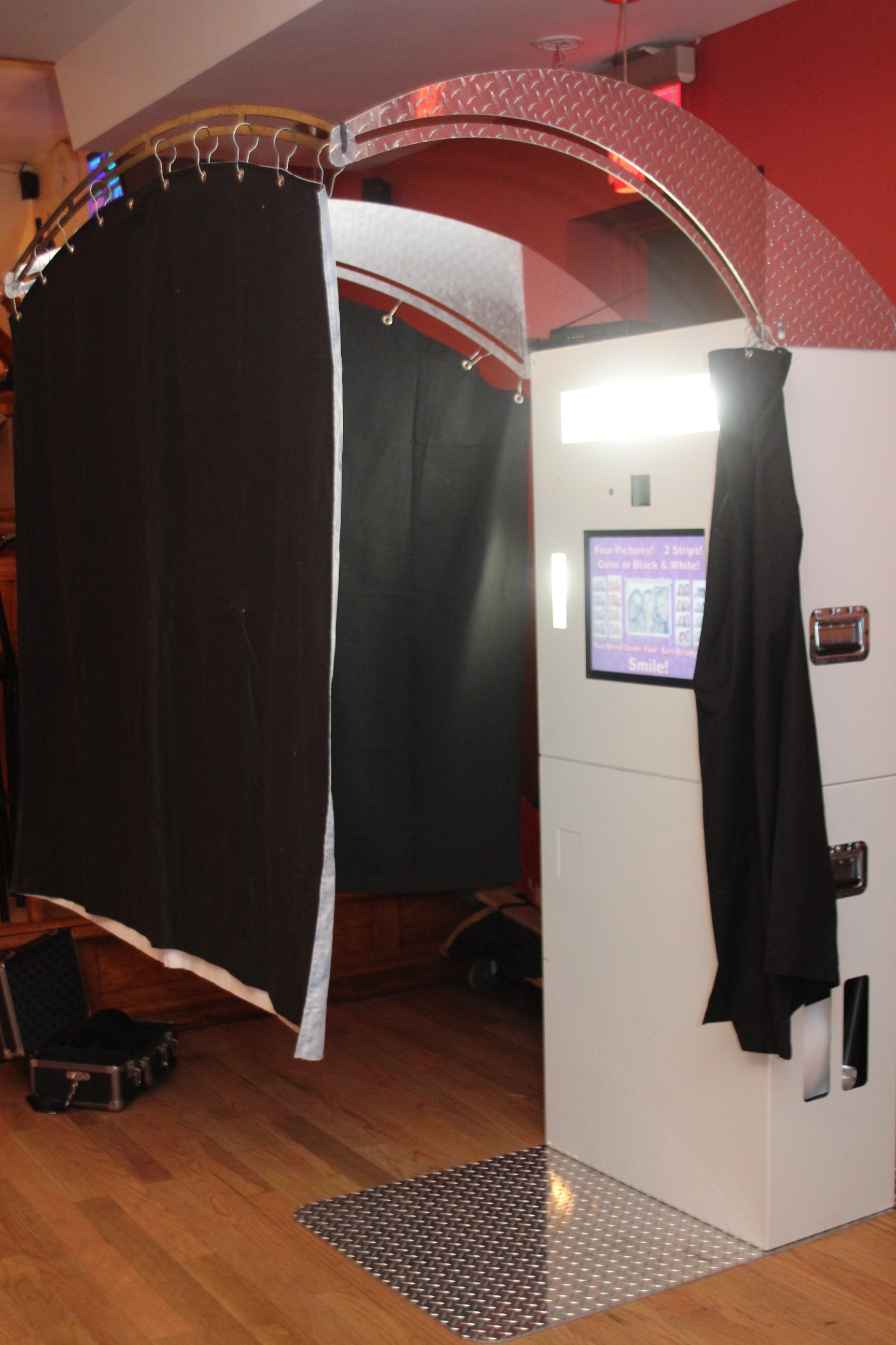 Stand- Up Style Photo Booth